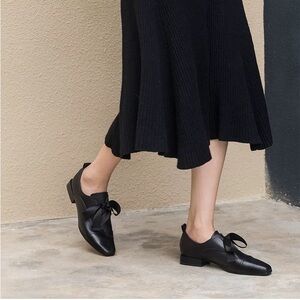 Black Bow Women's Loafers, Size 6